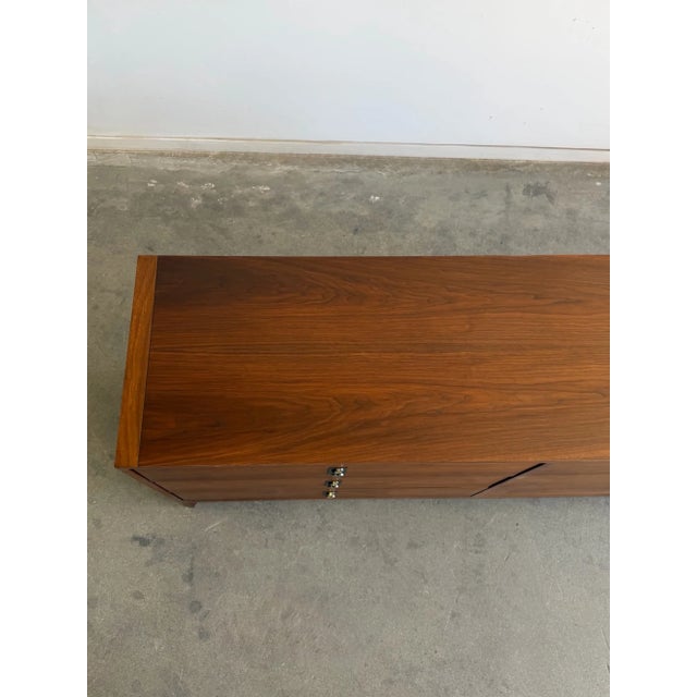 Mid-Century Modern 1960s John Keal for Brown Saltman Six Drawer Dresser, Attributed For Sale - Image 3 of 11