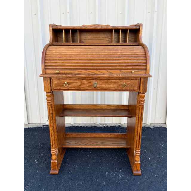 American 1980s Winners Only Petite Oak Roll Top Secretary Desk For Sale - Image 3 of 12