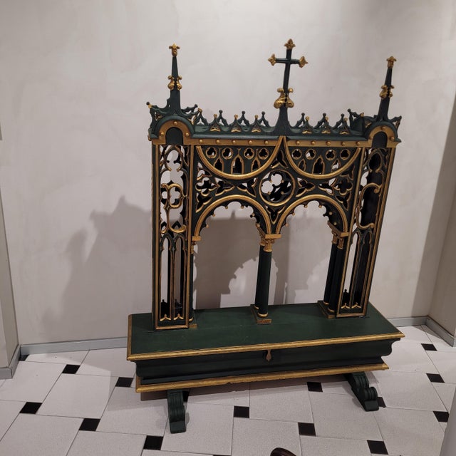 Wood 20th Century Neo-Gothic Oratory Altar, Spain, 1890s For Sale - Image 7 of 18