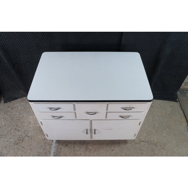 Mid 20th Century Hoosier Farmhouse Enameled Kitchen Bakers Cabinet Cupboard 39" For Sale - Image 4 of 14