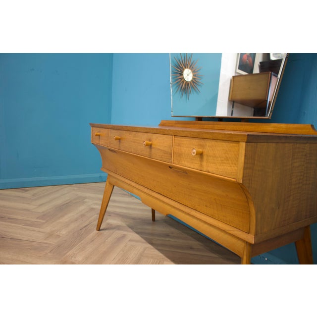 Dressing Table in Walnut by Alfred Cox for Heals, 1950s For Sale - Image 4 of 11