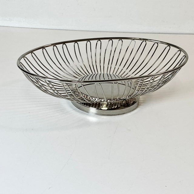 1970s Vintage Hollywood Regency Boho Chic Silverplate Wire Bread Basket Serving Dish For Sale - Image 10 of 11