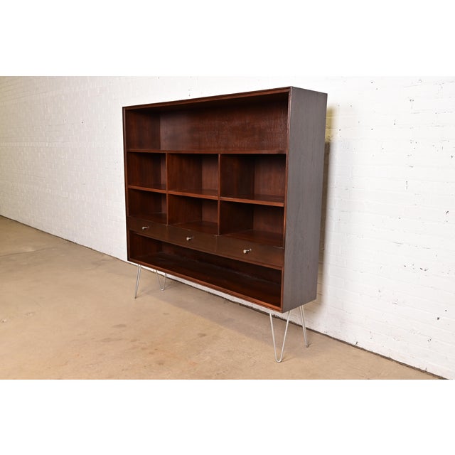 Mid-Century Modern 1960s Paul McCobb Mid-Century Modern Walnut Bookcase on Hairpin Legs, Newly Refinished For Sale - Image 3 of 14
