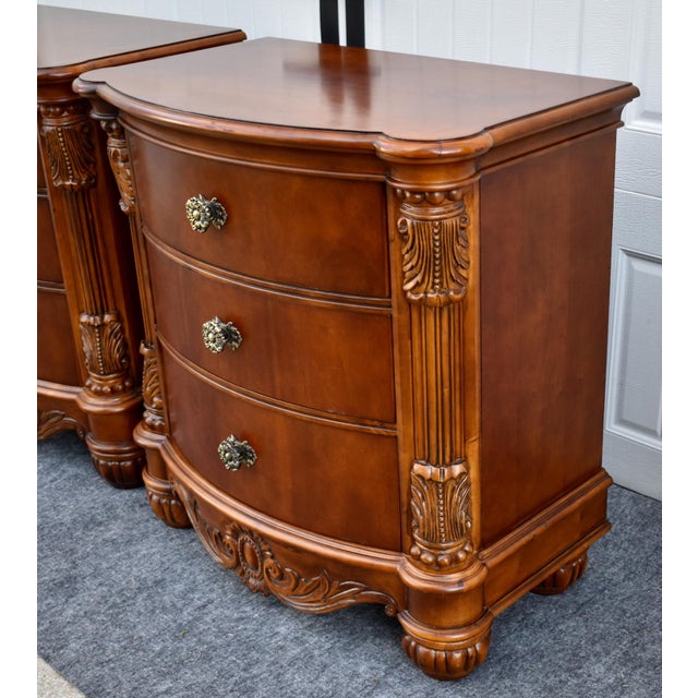 Vintage Pulaski Mahogany Nightstands Edwardian Collect 3-Drawer Bachelors Pair For Sale - Image 11 of 17