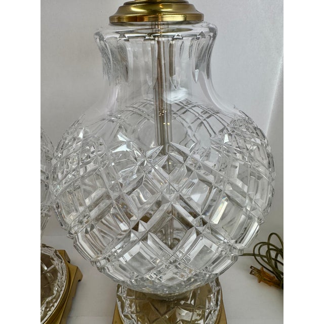 Vintage Neoclassical Diamond-Pattern Glass Urn Table Lamps - Pair For Sale In Houston - Image 6 of 13