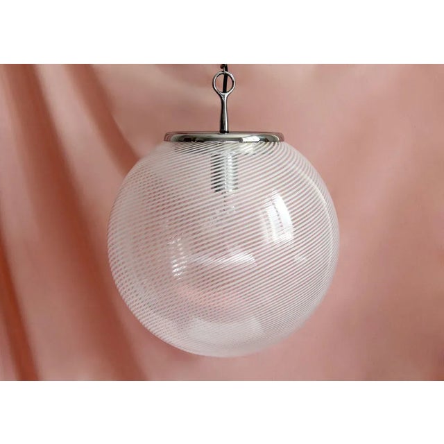 1960s Mid-Century Modern Italian Globe Pendant Lamp by Venini, 1960s For Sale - Image 5 of 15