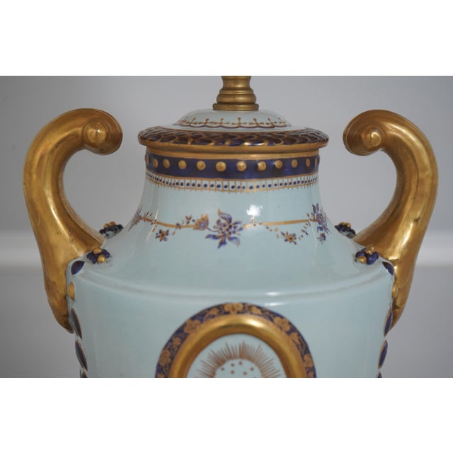 Ceramic Mottahedeh Vintage Federal Porcelain Urn Table Lamp For Sale - Image 7 of 13
