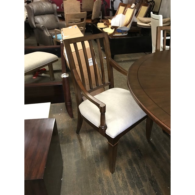 Thomasville Furniture Harlowe & Finch Adelaide Round Oak Dining Set 5