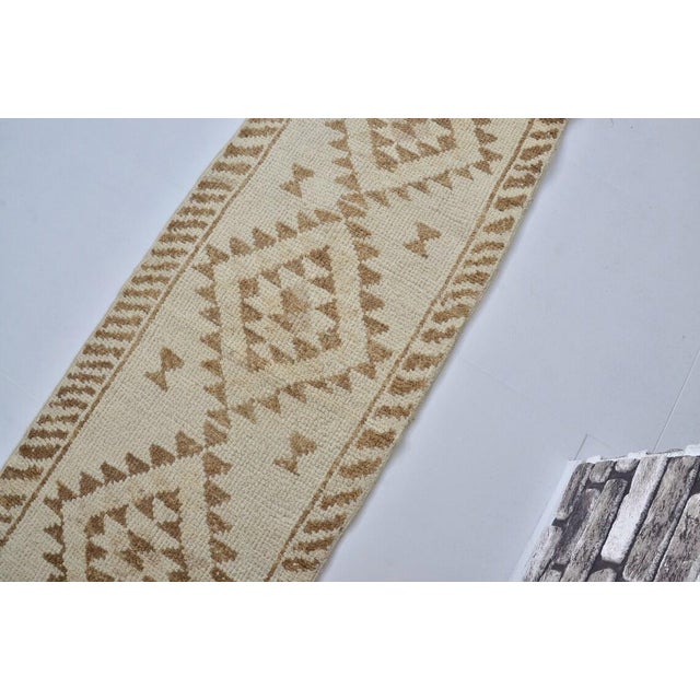 1960s Vintage Anatolian Wool Runner, Hand-Woven Neutral Earth Tone Geometric Kilim For Sale - Image 5 of 9