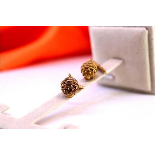 Gold Cufflinks in Filigree Pine Cone Shape and Plaited Crossbars, Set of 2 For Sale - Image 5 of 6