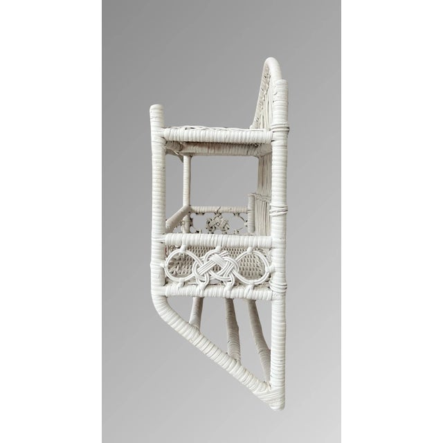 Heywood-Wakefield Vintage Woven White Wicker Wall Mounted Wall Shelf Unit or Organiser For Sale - Image 4 of 5