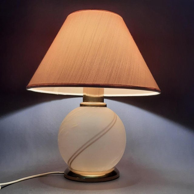 Beige Sfera Table Lamp in Satin Murano Glass and Brass, 1970s For Sale - Image 8 of 14