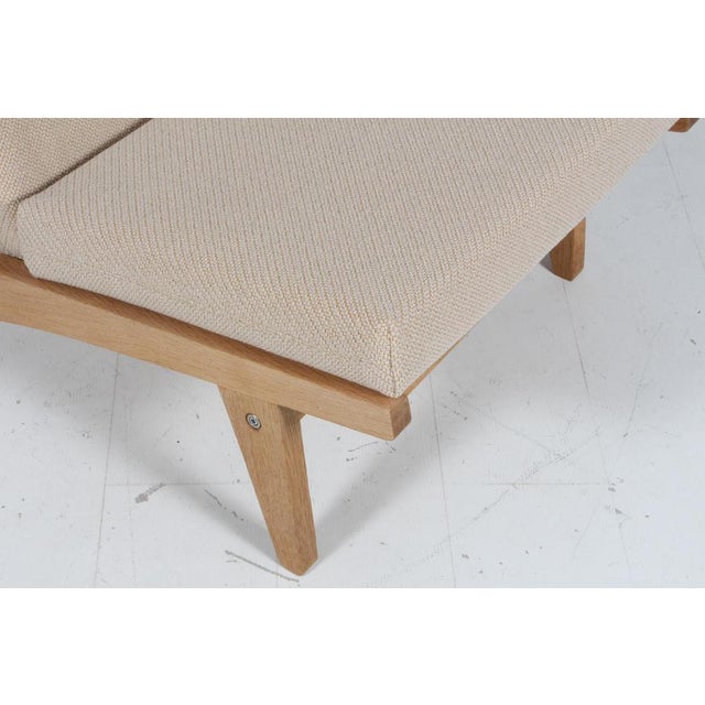 Lounge Chair Model Ge-370 attributed to Hans J. Wegner for Getama, 1960s For Sale - Image 3 of 8