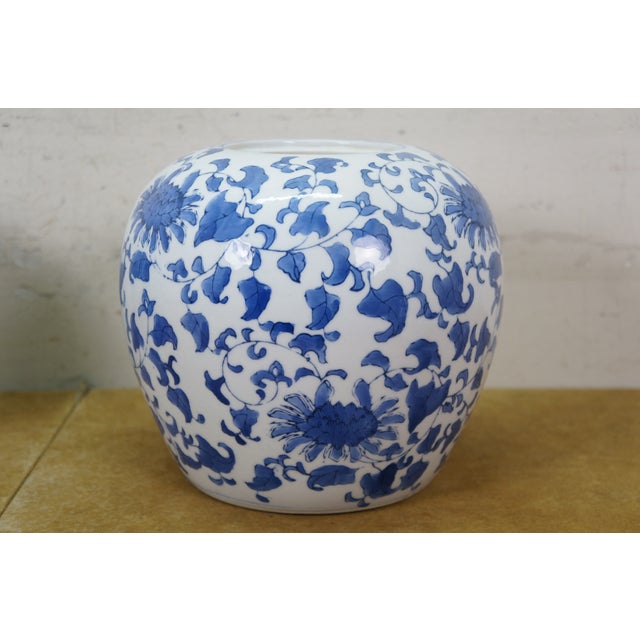 Pair of Chinese Blue White Porcelain Chrysanthemum Ginger Jars Mantle Urns 9" For Sale - Image 9 of 13