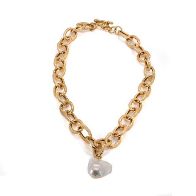 Contemporary Majestic Pearl Stone Pendant Gold Link Chain Necklace For Sale - Image 3 of 9