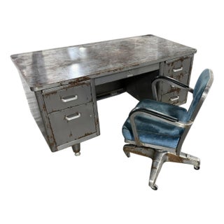 McDowell & Craig Vintage Mid Century Modern Metal Tanker Desk & Chair For Sale