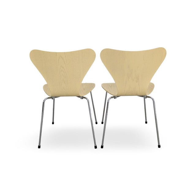 Vintage Series 7 Chairs by Arne Jacobsen for Fritz Hansen, Set of 2 For Sale - Image 5 of 10