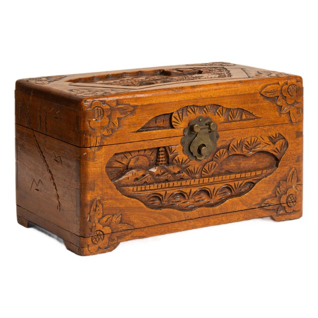 Mid 20th Century Japan Amber Wood Box For Sale