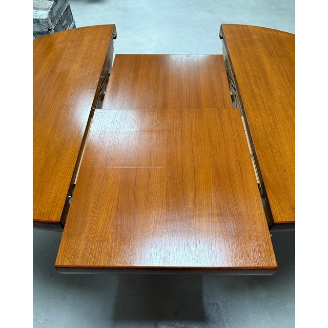 Round Extendable Table from Baumann, 1960s For Sale - Image 12 of 15