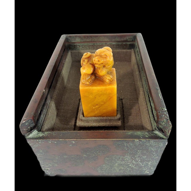 Old Chinese Shoushan Stone Pi Xiu Dragon Seal, Stamp, Tianhuang, Raw Silk Stand & Wood Box For Sale - Image 15 of 15