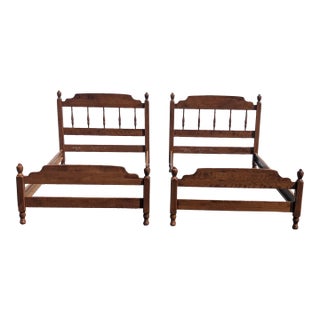 Pair of 1960s Ethan Allen Solid Baumritter Maple Twin Size Bedframes For Sale
