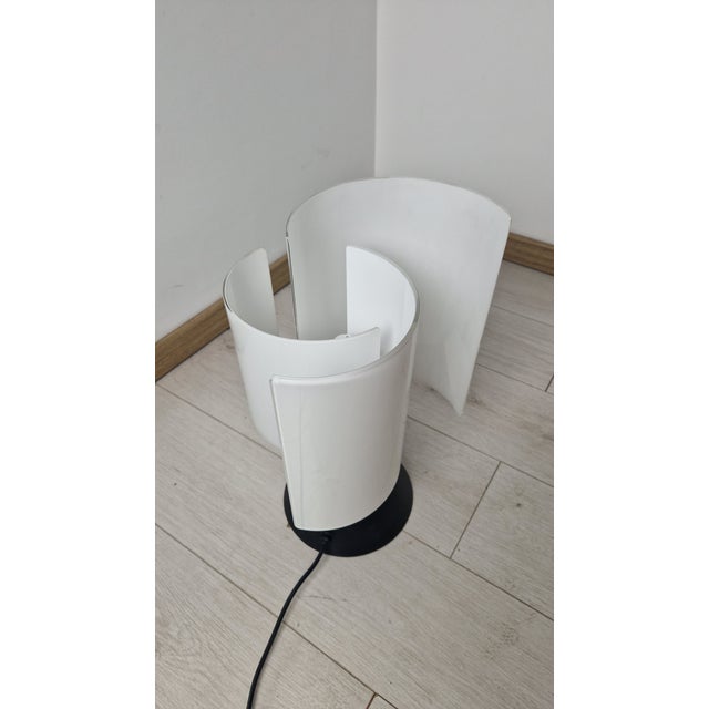 Black Table Lamp with 3-Blade Model in Milk Glass and Embossed Iron Base, 1970s For Sale - Image 8 of 13