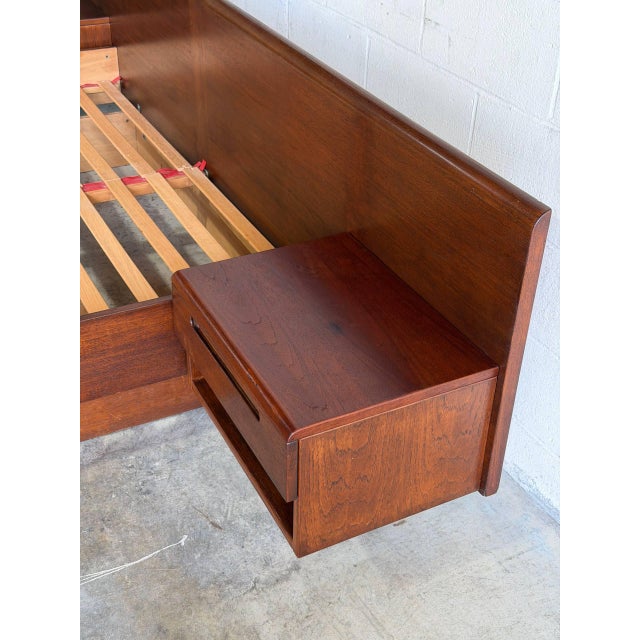 1970s Jesper Teak Queen Platform Bed With Floating Nightstands Danish Mid-Century Modern 1970s For Sale - Image 5 of 11