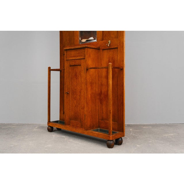 Early 20th Century Art Nouveau Wardrobe in Oak For Sale - Image 18 of 18