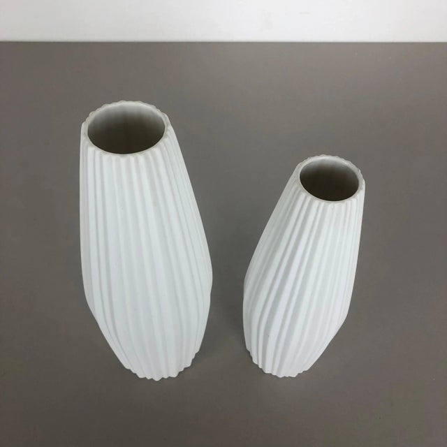 1970s Op Art Porcelain Vase from Heinrich Selb, Germany, 1970s, Set of 2 For Sale - Image 5 of 18