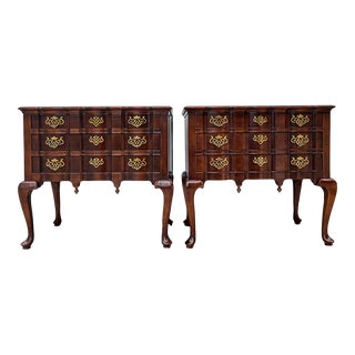 1970s Henredon 3 Drawer Queen Anne Accent Nightstand - a Pair For Sale