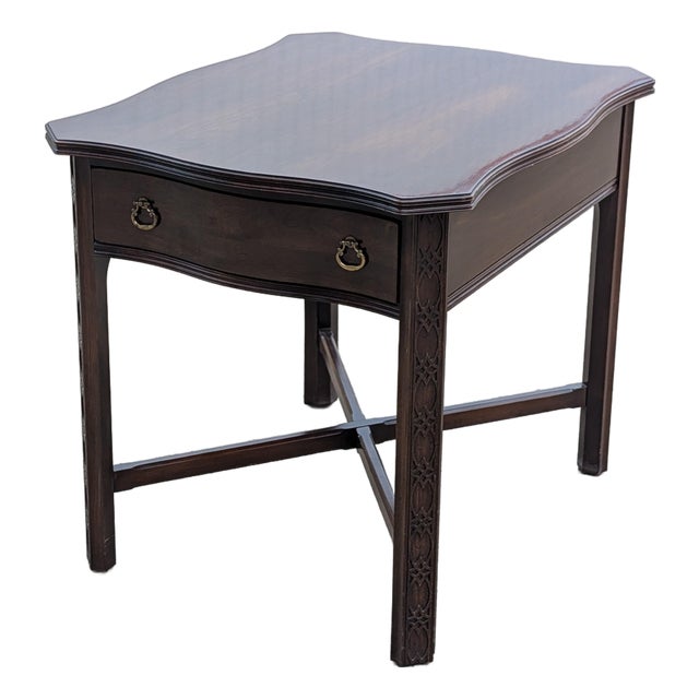 Late 20th Century Ethan Allen Georgian Carved Cherry Wood Occasional Side Table For Sale