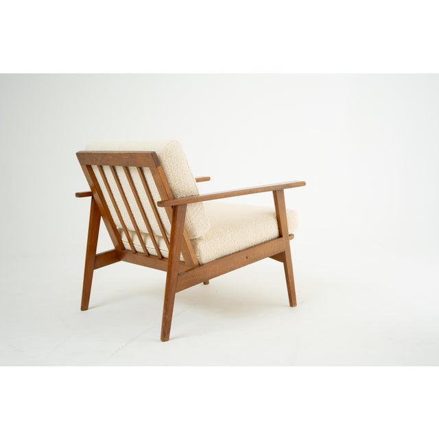 1990s MCM Lounge Chair in Boucle Pearl Fabric For Sale In New York - Image 6 of 11