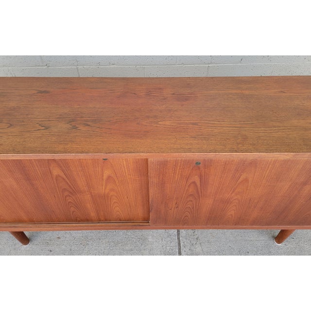 1950s Hans Wegner Ry-26 Teak Danish Modern Credenza With Sliding Doors For Sale - Image 5 of 18