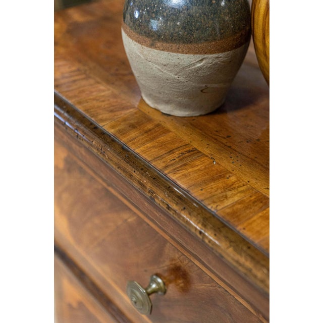 Italian 1690s Walnut and Ash Three-Drawer Commode with Inlaid Décor For Sale In Atlanta - Image 6 of 17