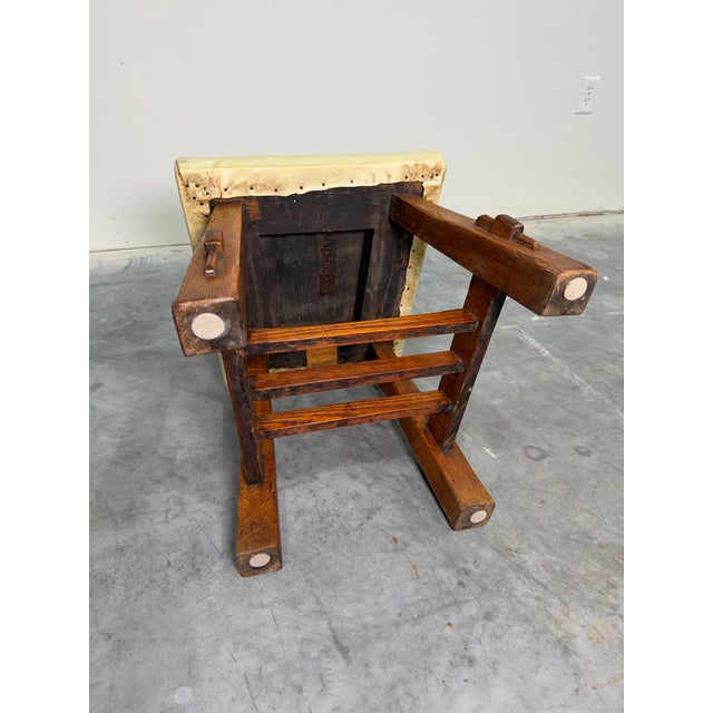 Early 20th Century Brutalist Oak Arts and Crafts Antique Hall Chair in Manner of Charles Limbert For Sale In Tampa - Image 6 of 11