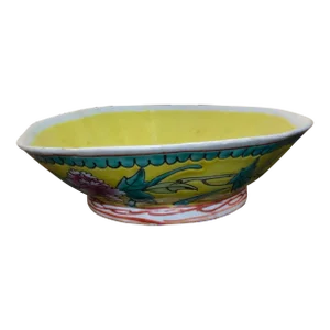 Antique Chinese Porcelain Famille Rose Painted Bowl