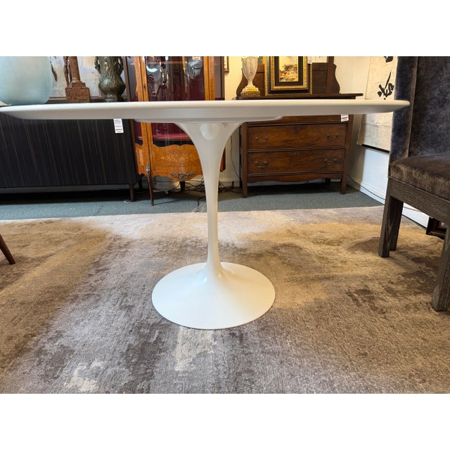 Mid-Century Modern Eero Saarinen for Knoll Tulip Table, 47 Inches For Sale - Image 3 of 11
