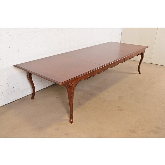 1980s Baker Furniture French Provincial Louis XV Cherry and Burl Wood Extension Dining Table, Newly Refinished For Sale - Image 5 of 13