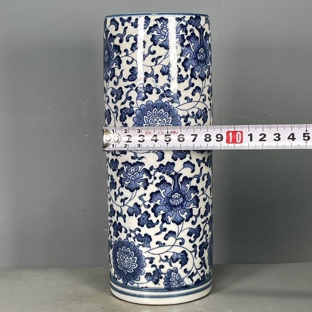 Blue & White Porcelain Floral Brush Pot For Sale In Los Angeles - Image 6 of 9