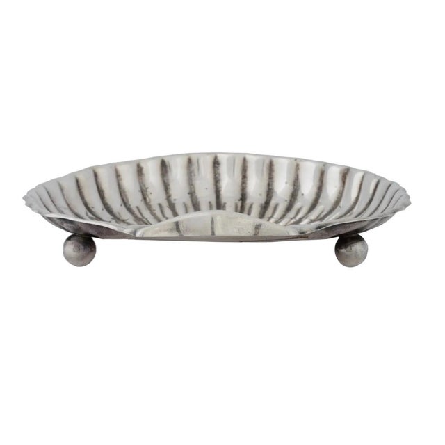English 1940s Sterling Silver Shell Form Candy Dish For Sale - Image 3 of 4