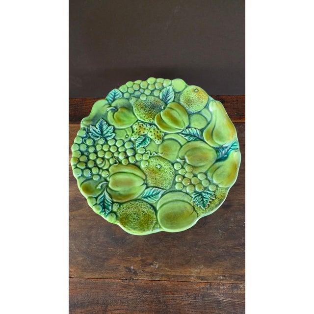 Mediterranean 1960s Inarco Japan E2606 Green Majolica-Style Fruit Pedestal Compote For Sale - Image 3 of 18