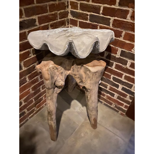Large Grey Resin Clam Shell For Sale In Atlanta - Image 6 of 7