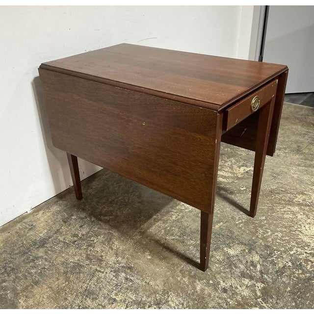 Wood Mid 20th Century Tomlinson of High Point Drop-Leaf Side Table For Sale - Image 7 of 7