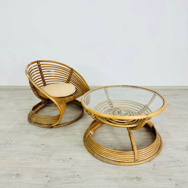 1960s Italian Rattan Lounge Chairs With Coffee Table – Set of 3 For Sale - Image 5 of 16