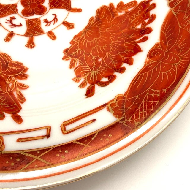 1960s Vintage Hand Decorated Chinese Design Plate With Wood Stand For Sale - Image 5 of 12