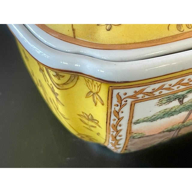 Yellow Chinese Export Yellow Painted Lidded Box For Sale - Image 8 of 12