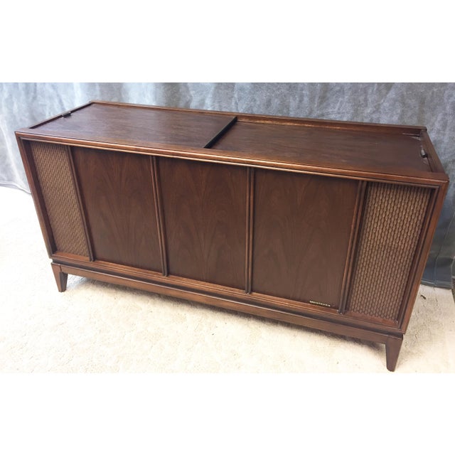 Mid Century Modern Magnavox Record Player Console | Chairish