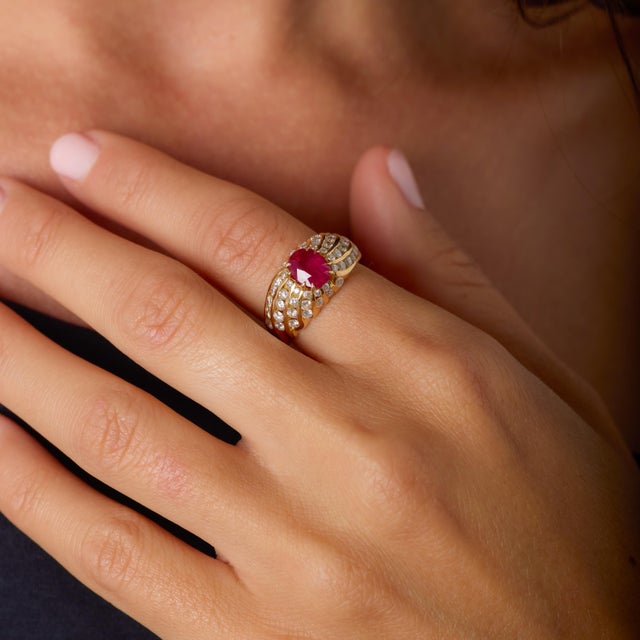 Mid 20th Century French Gia 1.00 Carat Burma Ruby Diamond 18k Yellow Gold Ring, Size 6.25 For Sale - Image 4 of 7