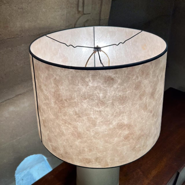 Mid-Century Modern 1960s Style of Gordon & Jane Martz Art Pottery Table Lamp For Sale - Image 3 of 7