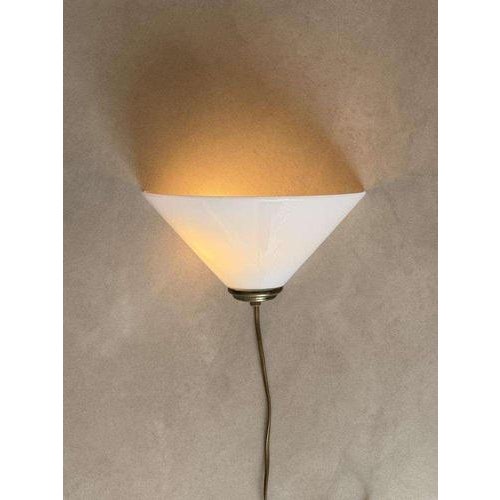 Mid-Century Modern Wall Lamp in Frosted Glass and Brass, 1970s For Sale - Image 6 of 6
